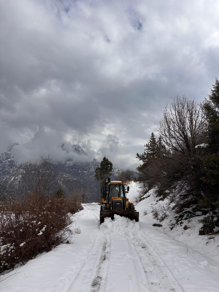 Onikişubat Belediyesi’nin karla mücadelede başarısı takdir topluyor