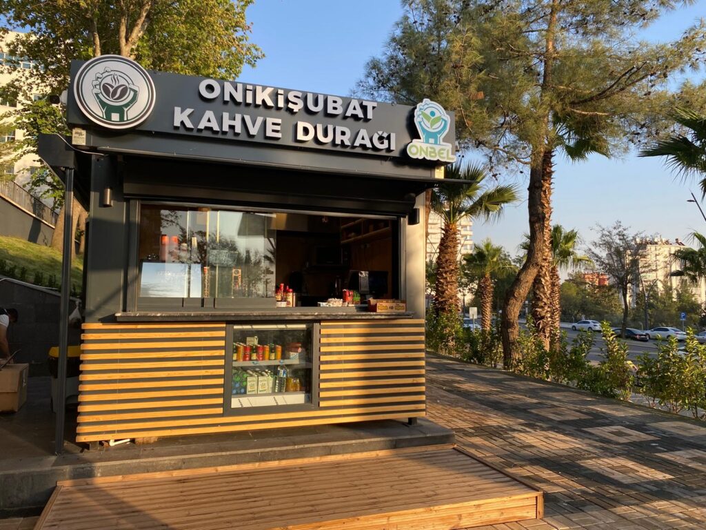 Onikişubat Belediyesi Kahve Durağı, uygun fiyatları ve kaliteli hizmetiyle göz dolduruyor