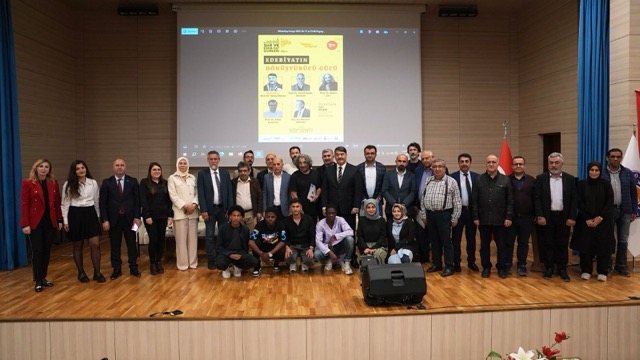 Akademisyenler, Edebiyatın Düşündürücü Gücünü Ele Aldı