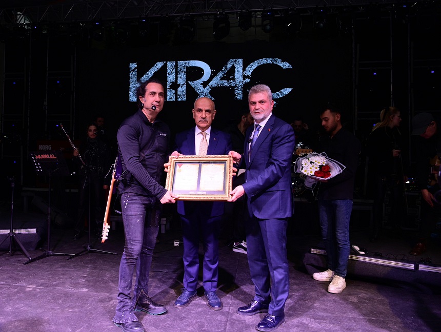 Madalya Günü Coşkusu Kıraç Konseriyle Taçlandı