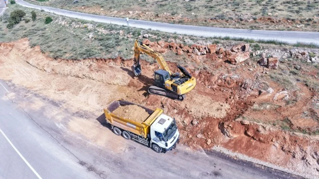Büyükşehir, Afşin Kırsalında Daha Konforlu Ulaşım İçin Sahada
