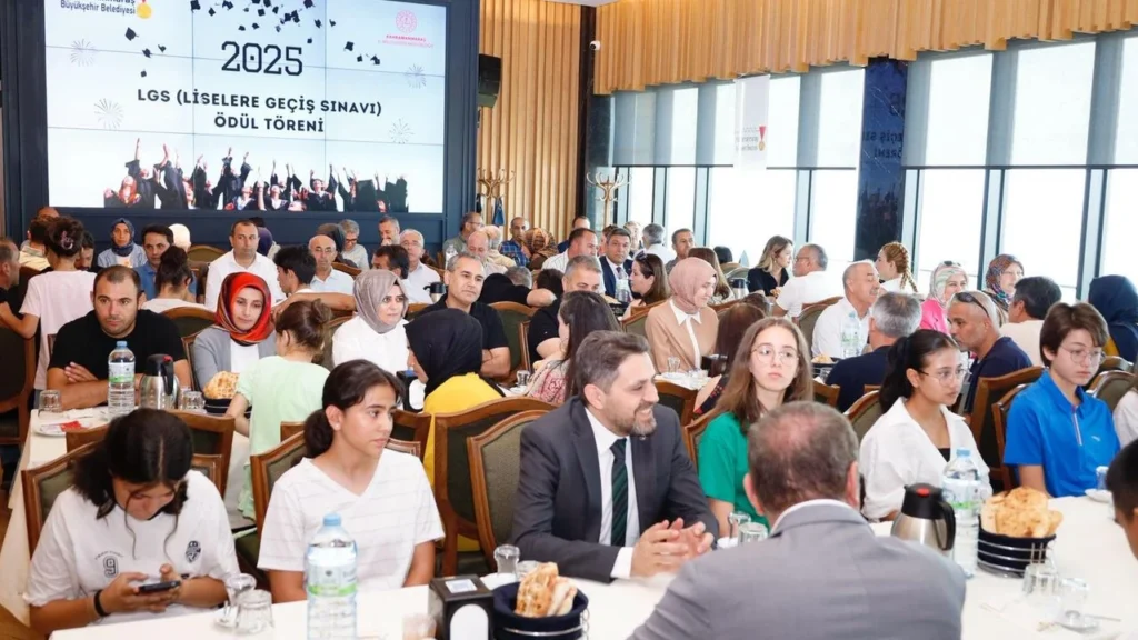 Kahramanmaraş’ta LGS Şampiyonlarına Şairler Tepesi’nde Gurur Töreni