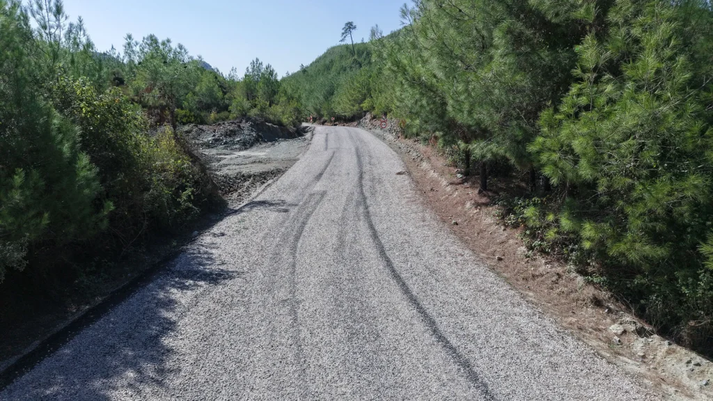 Büyükşehir, Andırın’da Bir Mahallenin Daha Yolunu Yeniledi