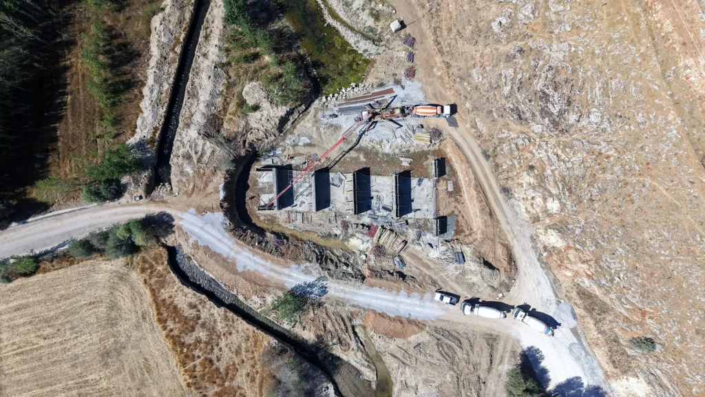 Göksun’daki Modern Köprü Hızla Yükseliyor