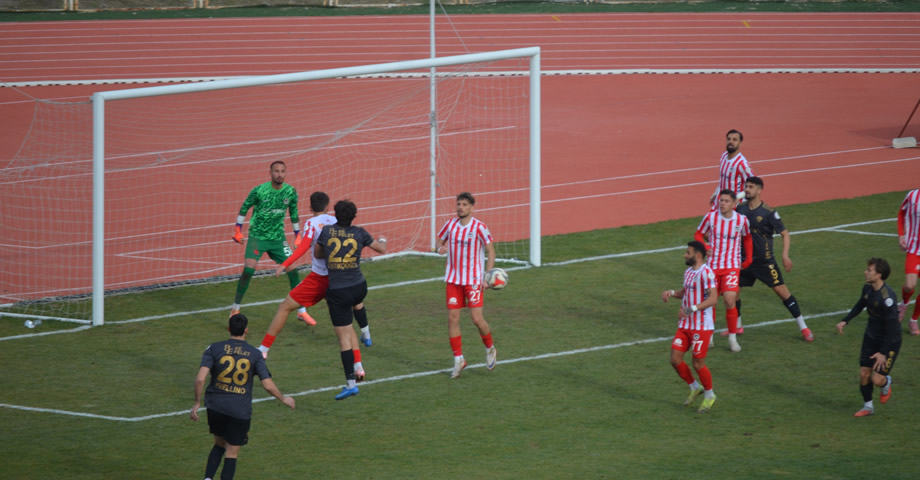 Kahramanmaraş İstiklalspor Somaspor’u 6-0’la Geçti, İlk Yarıyı 3. Sırada Tamamladı