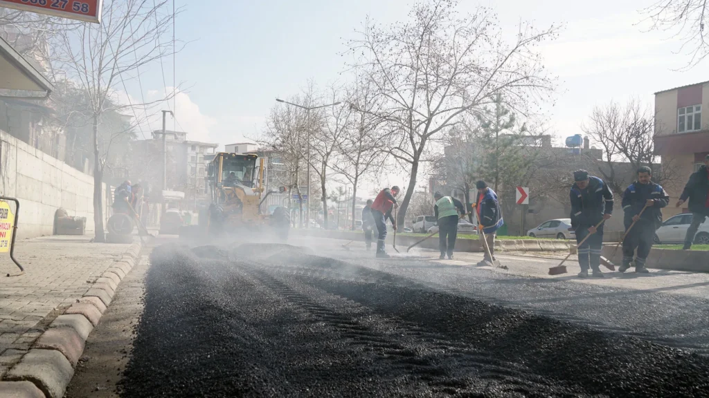 Yol Yenilemeleri Kesintisiz Devam Ediyor
