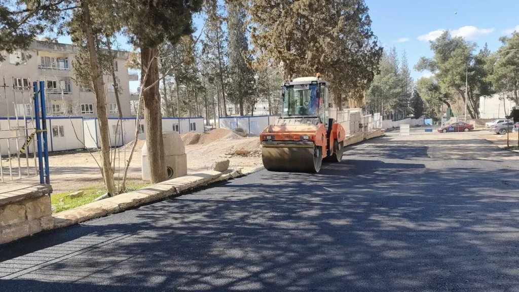 Dulkadiroğlu Yenişehir Mahallesi’nde Asfalt Seferberliği Sürüyor