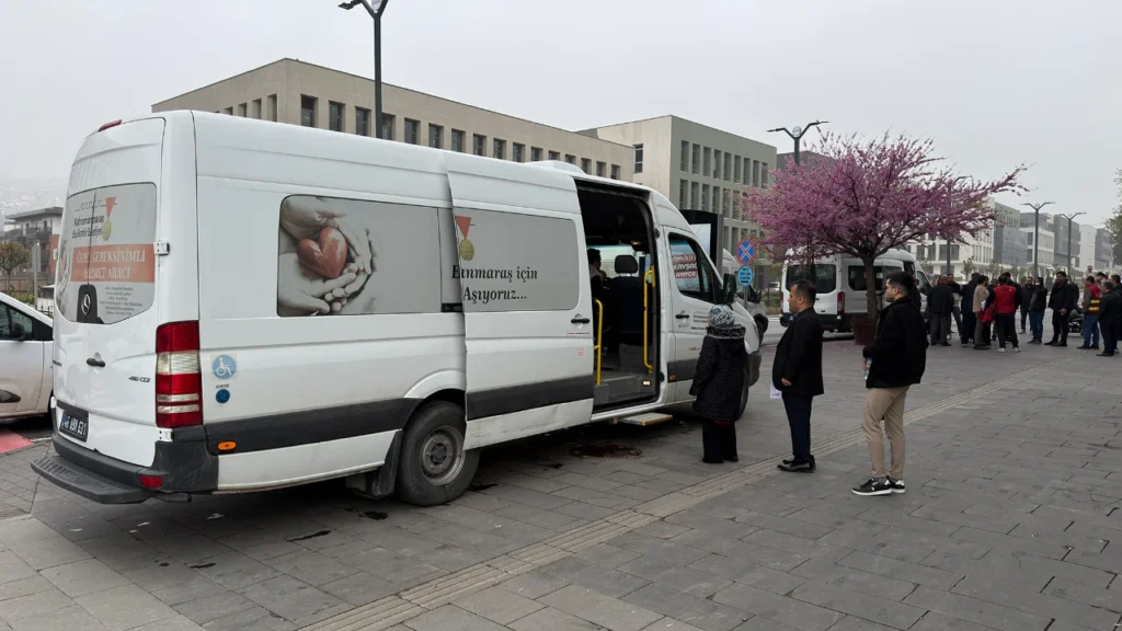 Büyükşehir, Sınav Günü de Özel Gereksinimli Vatandaşları Yalnız Bırakmadı
