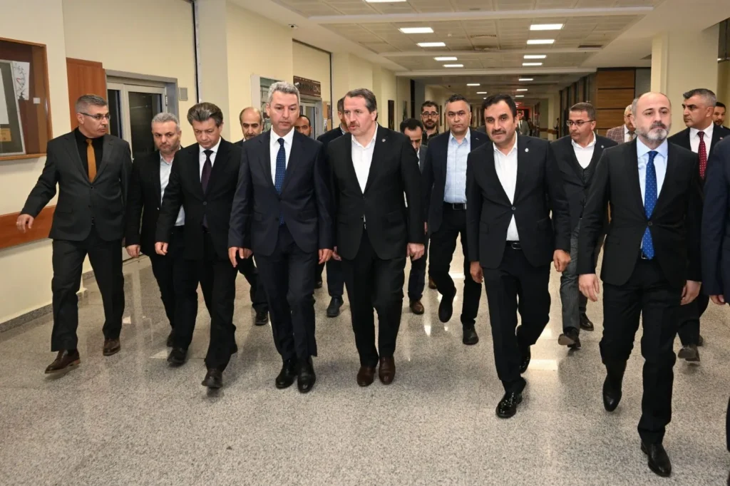 Memur-Sen Genel Başkanı Ali Yalçın KSÜ Tıp Fakültesi Hastanesinde Tedavi Gören Yaralıları Ziyaret Etti