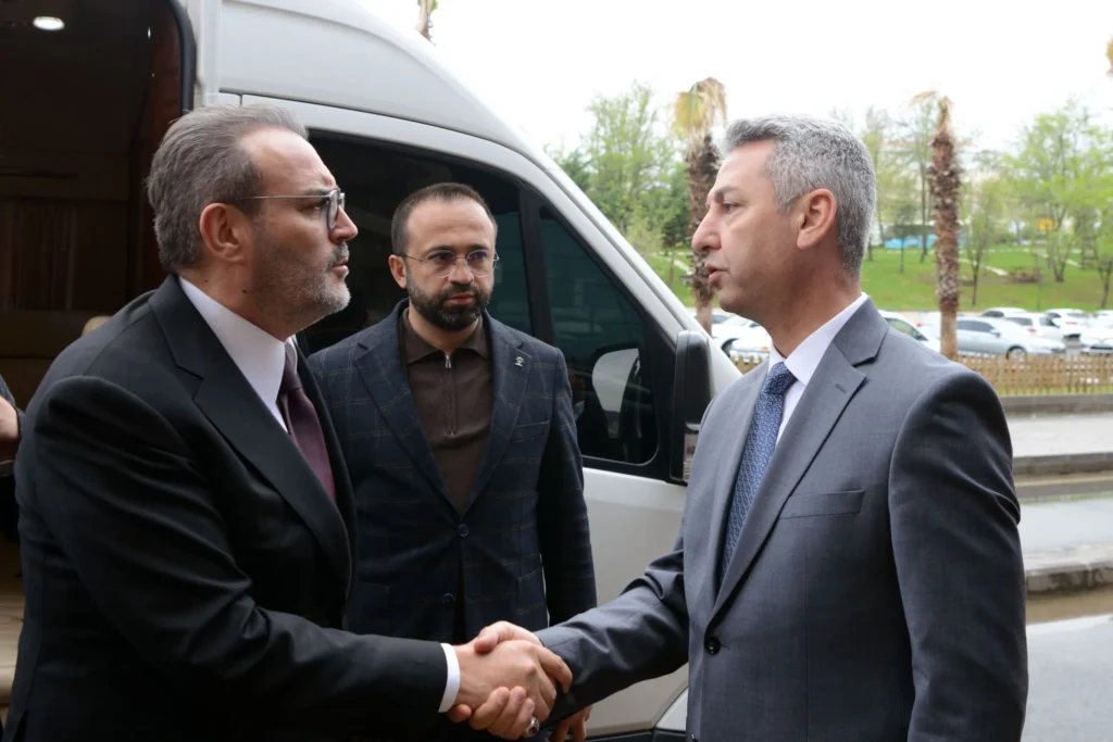 64. Dönem Kültür ve Turizm Bakanı ve AK Parti MKYK Üyesi Mahir Ünal’dan, KSÜ Tıp Fakültesi Hastanesi’ne Ziyaret