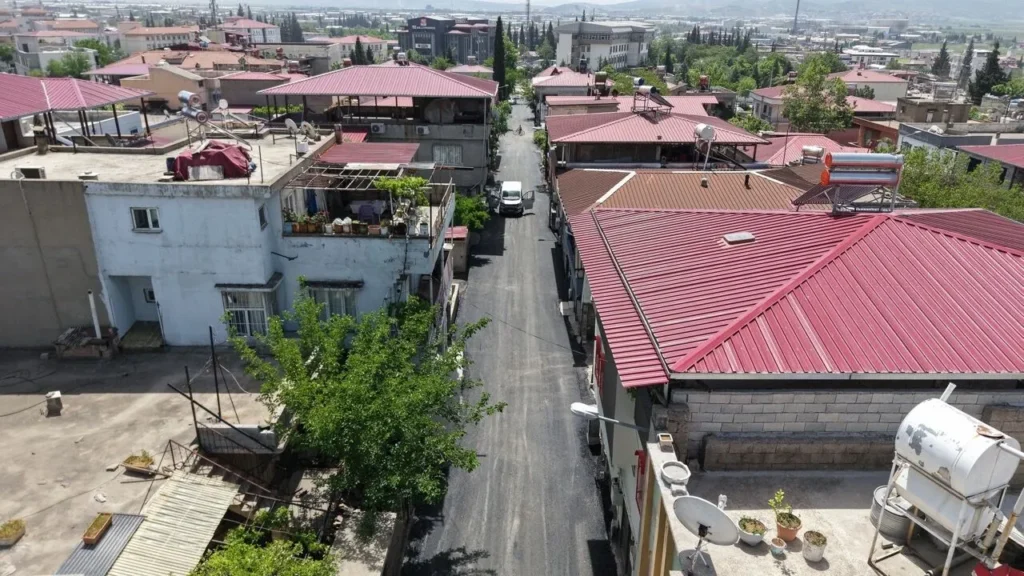 Dulkadiroğlu Yavuz Selim Mahallesi’nde Asfalt Seriyor